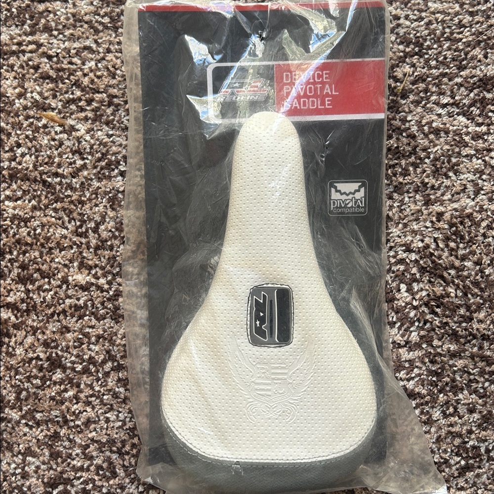 NOS redline pivotal seat BMX bike seat vintage BMX bike seat